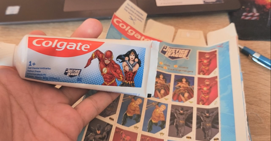 🍿 PRA COLECIONADOR : CREME DENTAL DA LIGA DA JUSTIÇA COM JOGO DA MEMÓRIA
