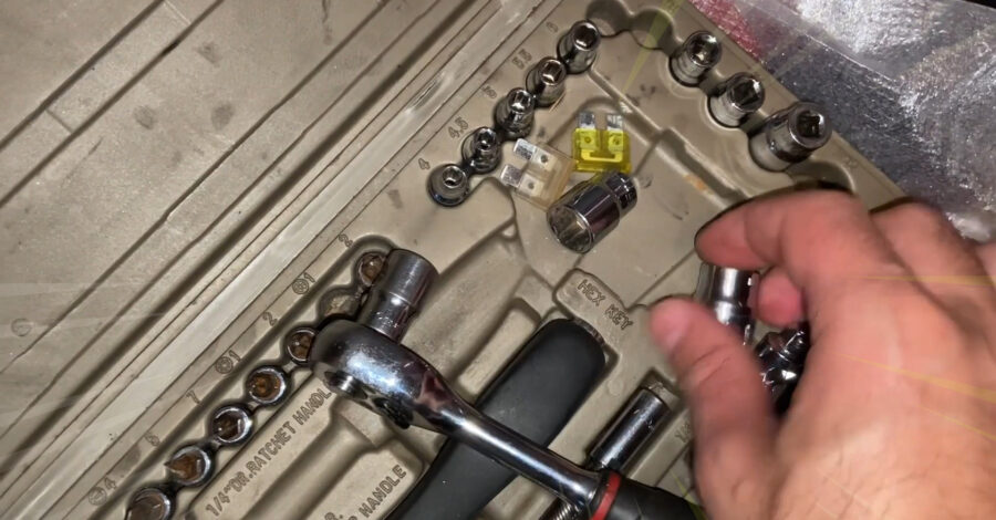 COMO USAR A CHAVE DO KIT FERRAMENTAS SOQUETE, COMO COLOCAR PEÇA E PARAFUSAR ( CATRACA REVERSÍVEL )