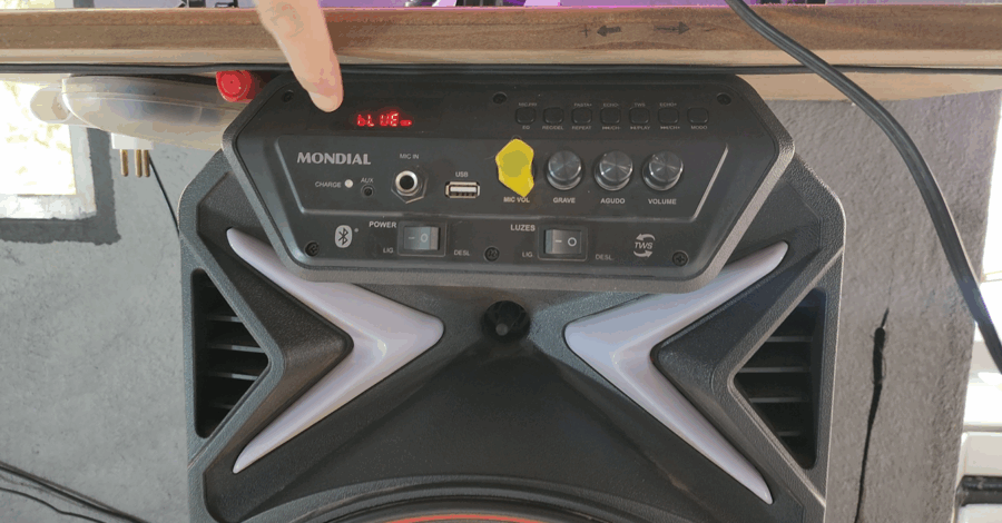 Como saber se está DESCARREGANDO: Caixa de SOM Mondial ( Status de bateria )