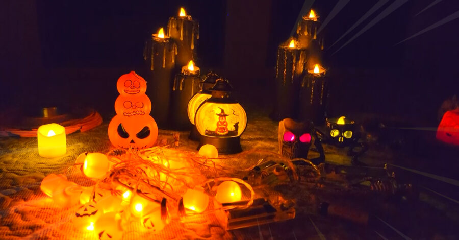 ENFEITES DE HALLOWEEN QUE ACENDEM E SE DESTACAM NA FESTA