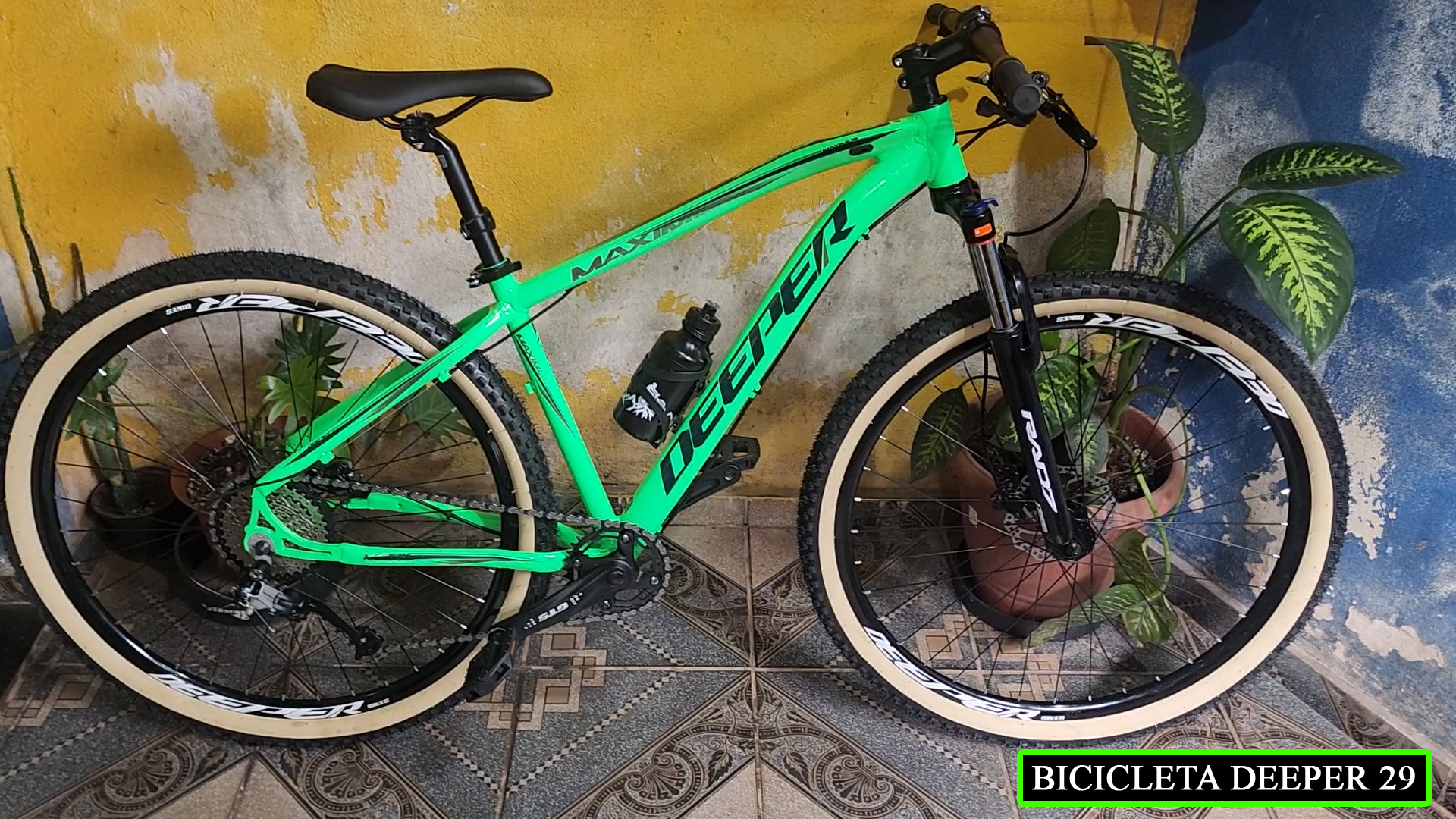 DETALHES DA BICICLETA DEEPER 29 – 9v FREIO HIDRAULICO TRAVA K7-11/40vv