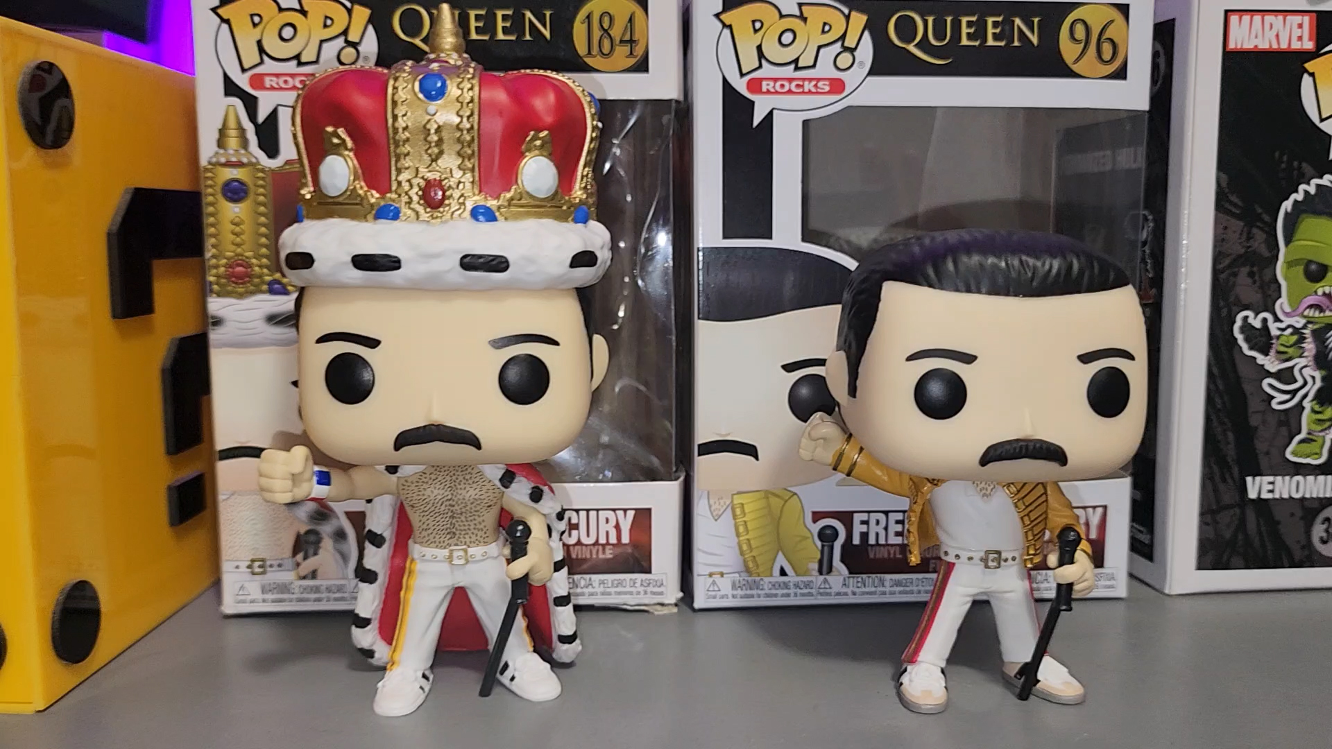 LADO A LADO FUNKO POP FREDDIE MERCURY 184 E 96