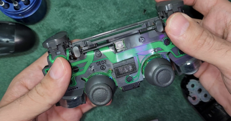 COMO REMOVER O BOTÃO ANALÓGICO DO CONTROLE DO PS4 ( Somente a parte plástica )