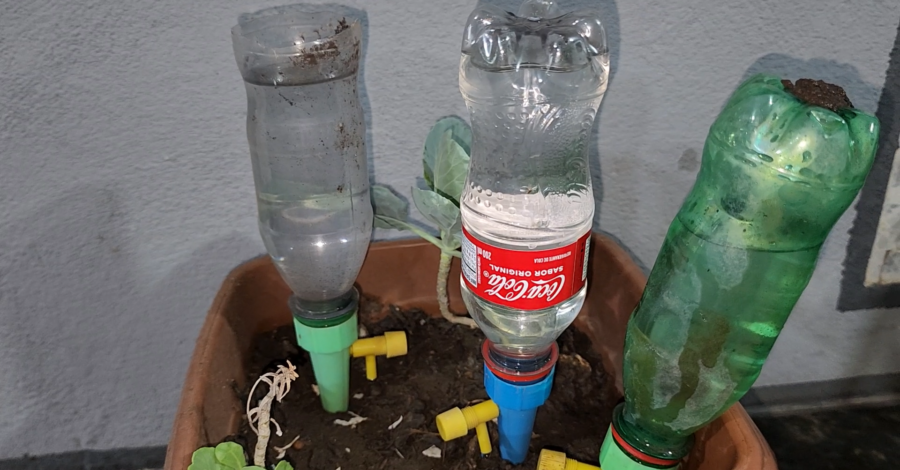 COMO FUNCIONA O GOTEJADOR COM GARRAFA MINI PET E DICA DE COMO FAZER GOTEJAR