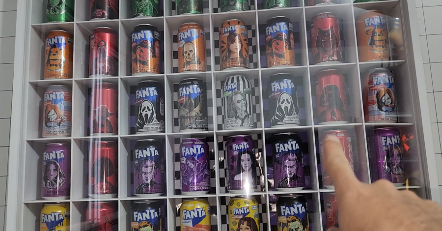 COMPLETEI A COLEÇÃO DE LATAS FANTA HALLOWEEN DE 2026 E COLOQUEI NO EXPOSITOR – VEJA COMO FICOU